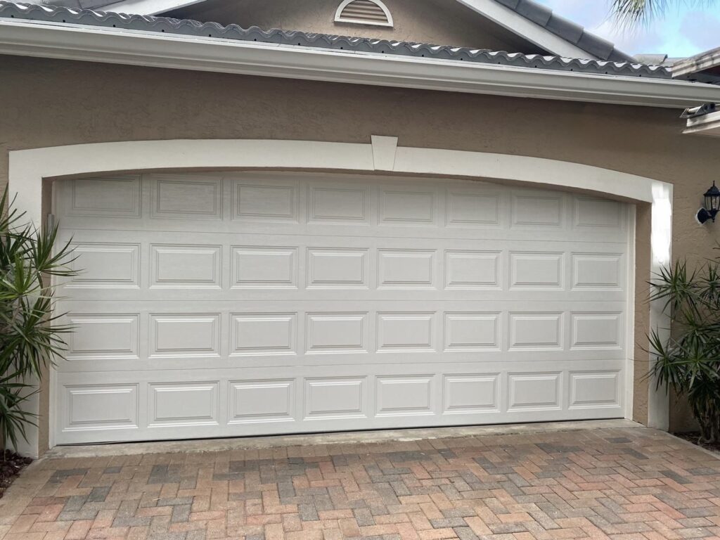 Clopay Classic Steel Premium Series Model 4300 Standard White Elegant Short Design