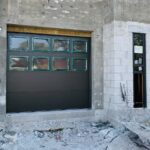 Top-glass / 1-car garage doors Clopay Modern Steel™ with Contemporary Windows - Premium Series with Intellicore® - Model 9208 - Mocha Brown