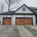 Top-Glass / 2-car garage doors Clopay Modern Steel™ with Contemporary Windows - Premium Series with Intellicore® w/ Plain Short Windows - Model 9208 -Ultra-Grain® Kona Plank Finish