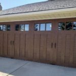 Top-Glass / 2-car garage doors Clopay Canyon Ridge® Carriage House 4-Layer w/ Rec 13 Windows - Design 12 - Ultra-Grain® Cypress Walnut Finish