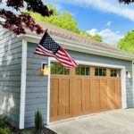 Top-Glass / 2-car garage doors Clopay Canyon Ridge® Carriage House 5-Layer - Design 12 w/ Rec 13 Windows - Medium Finish