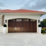 Top-Glass / 2-car garage doors Clopay Canyon Ridge® Carriage House 4-Layer w/ Rec 13 Windows - Design 12 - Ultra-Grain® Cypress Walnut Finish