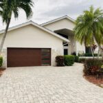 Side-Glass / 2/Car garage doors img 8886