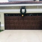 Top-Glass / 2-car garage doors Amarr Heritage 3000 Short Panel w/ Plain Short Windows -Mahogany