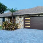 Side-Glass / 2/Car garage doors img 8921