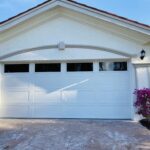 Top-Glass / 2-car garage doors Clopay Bridgeport™ Steel - Premium Series with Intellicore w/ Plain Long Windows - Model BD2EU - Standard White