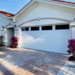 Top-Glass / 2-car garage doors Clopay Bridgeport™ Steel - Premium Series with Intellicore w/ Plain Long Windows - Model BD2EU - Standard White