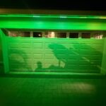 Top-Glass / 2-car garage doors Amarr Heritage 3000 w/ Plain Short Windows - Standard White