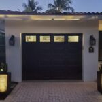 Top-glass / 1-car garage doors Clopay Modern Steel Value Series w/ Plain Short Windows - Model 4F - Chocolate