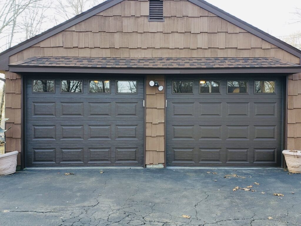 Clopay Classic Steel Premium Series w/ Plain Short Windows - Model 4300 - Mocha Brown